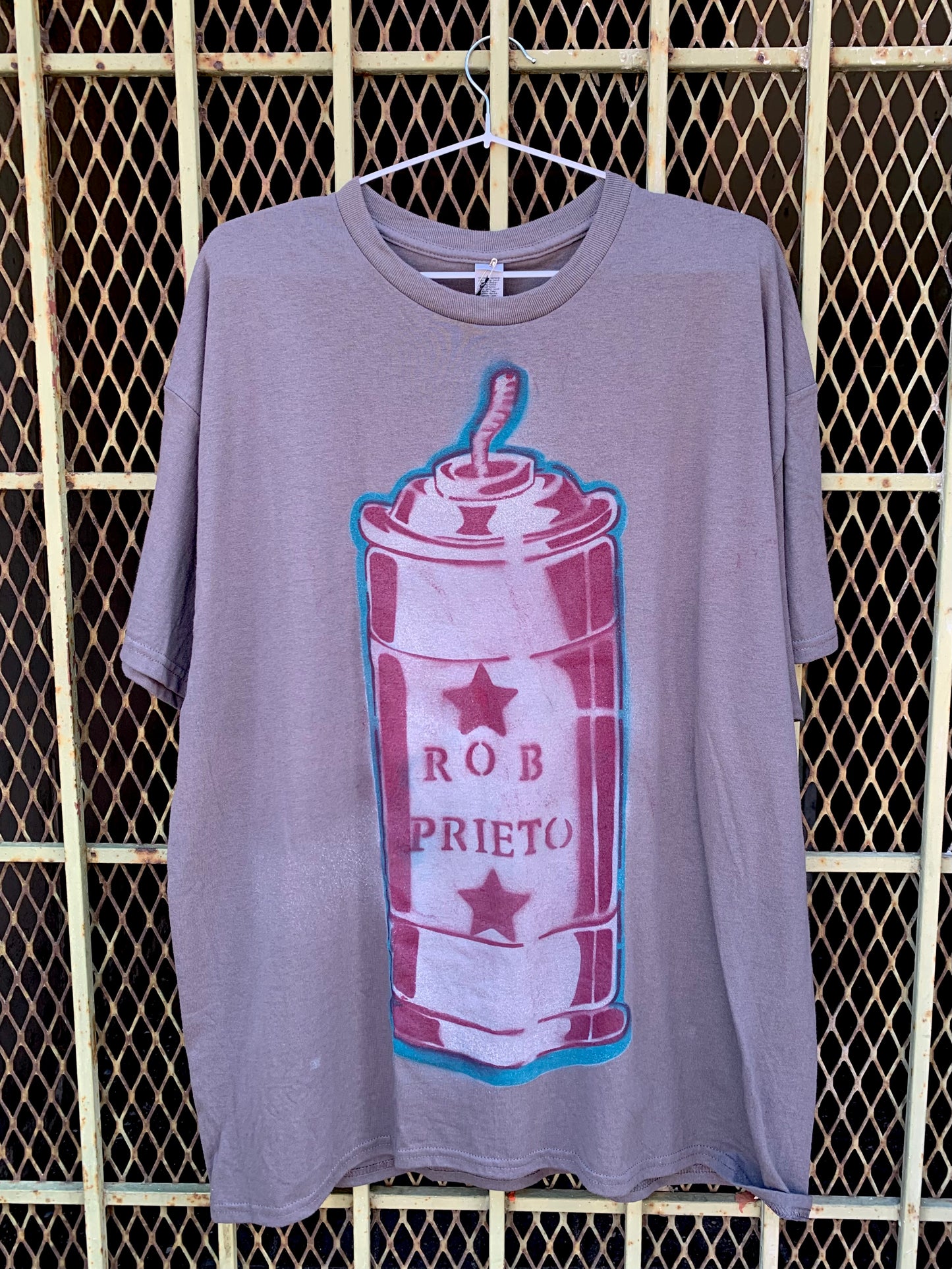Rob Prieto - T SHIRT "SPRAY CAN" GRIS