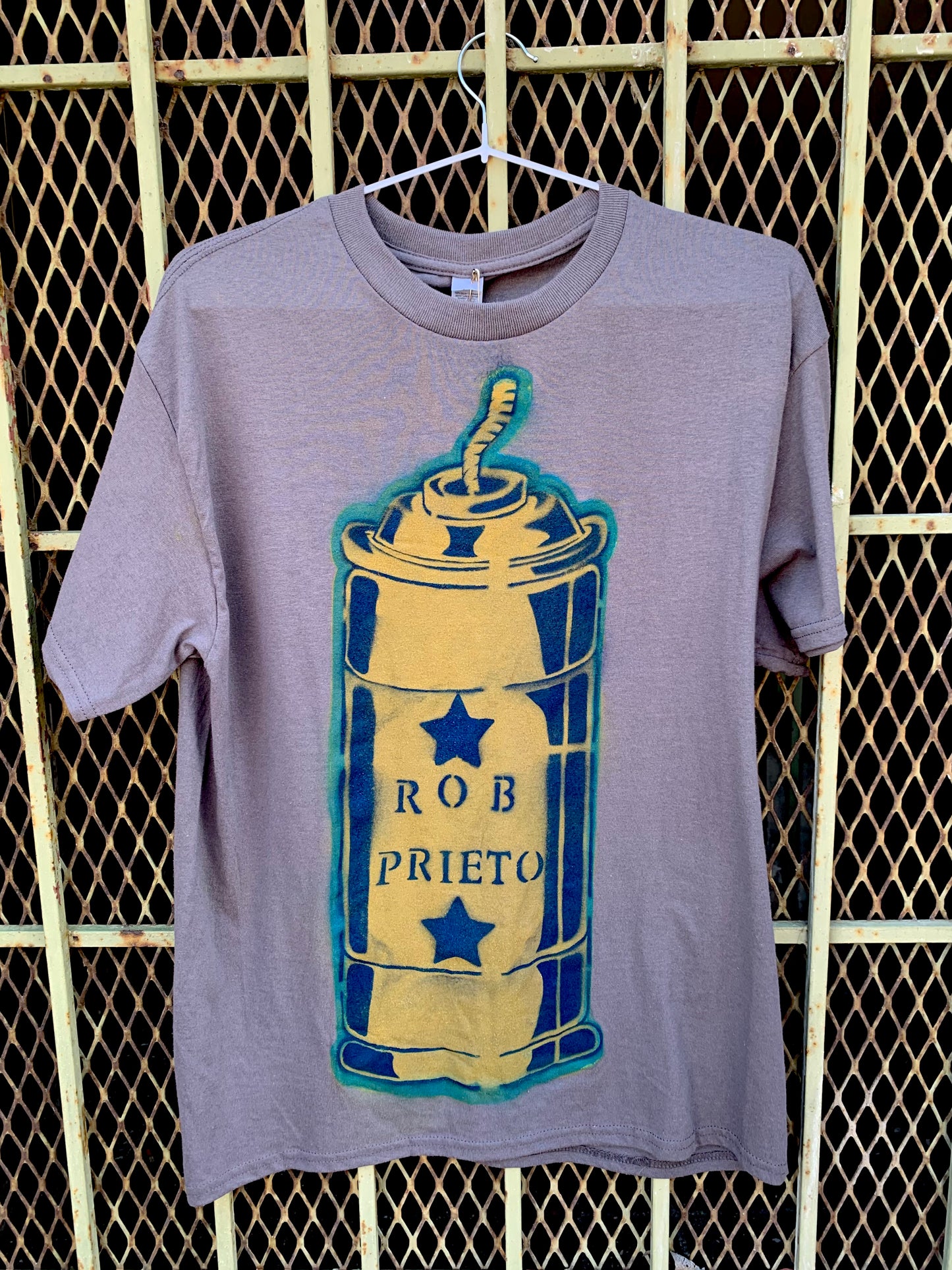 Rob Prieto - T SHIRT "SPRAY CAN" GRIS
