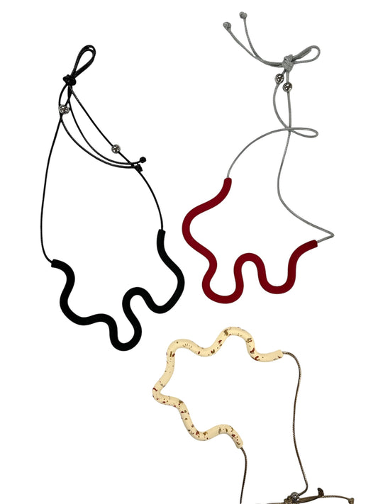 Cocoleé - Curvy Necklace / Variety of Colors