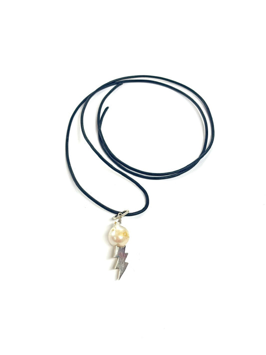 Cesuka Jewelry - COLLAR / RAYO PERLA