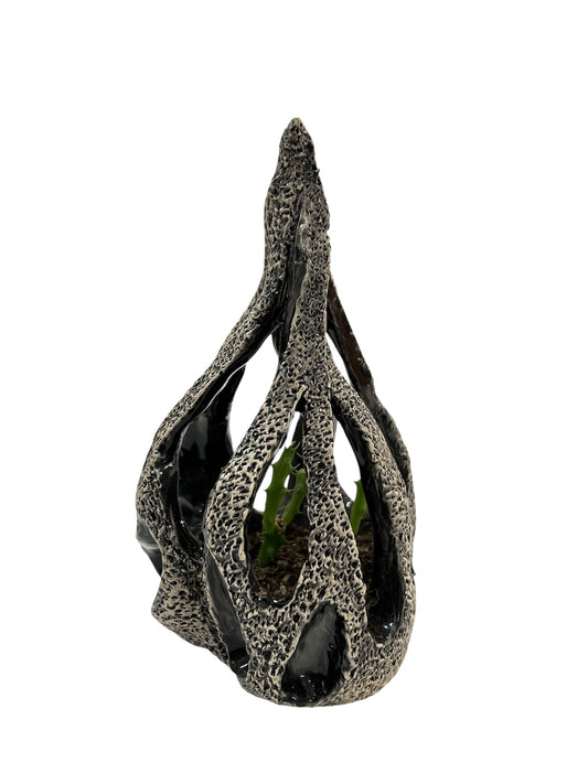 Axa Aurora - ESCULTURA "FUEGO NEGRO"